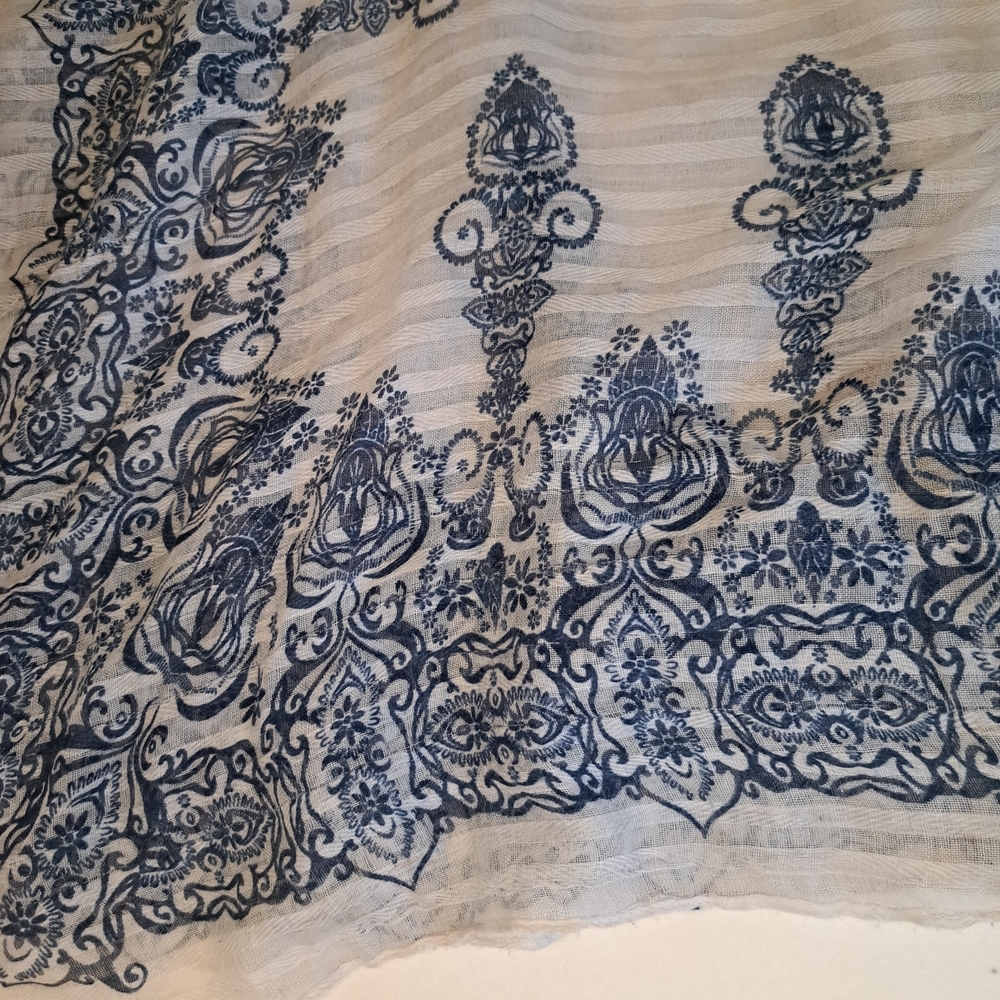 Lot Of 4 Fashion Patterned Scarfs #239